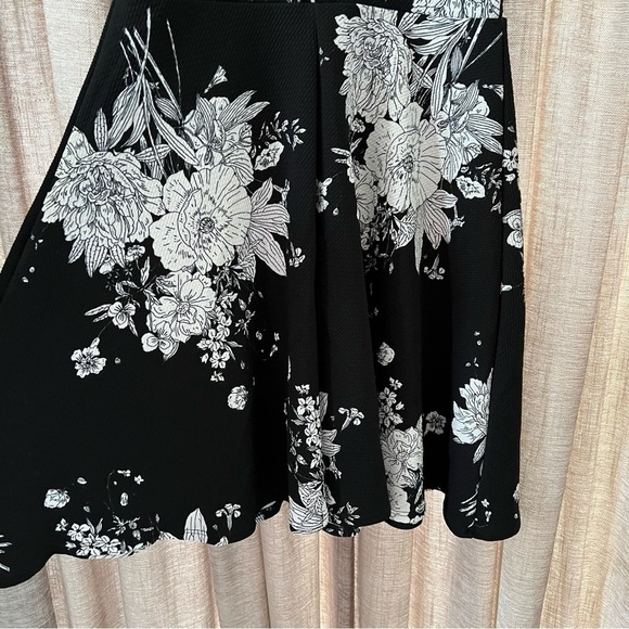 Aqua Black and White Floral Print High Neck Scallop Trim Fit & Flare Dress Large - Picture 13 of 14